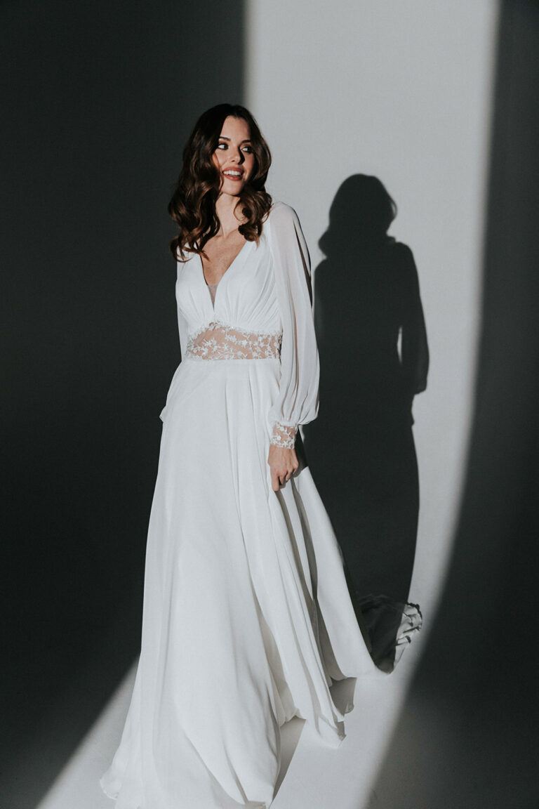 robe de mariée bohème chic fluide brillante