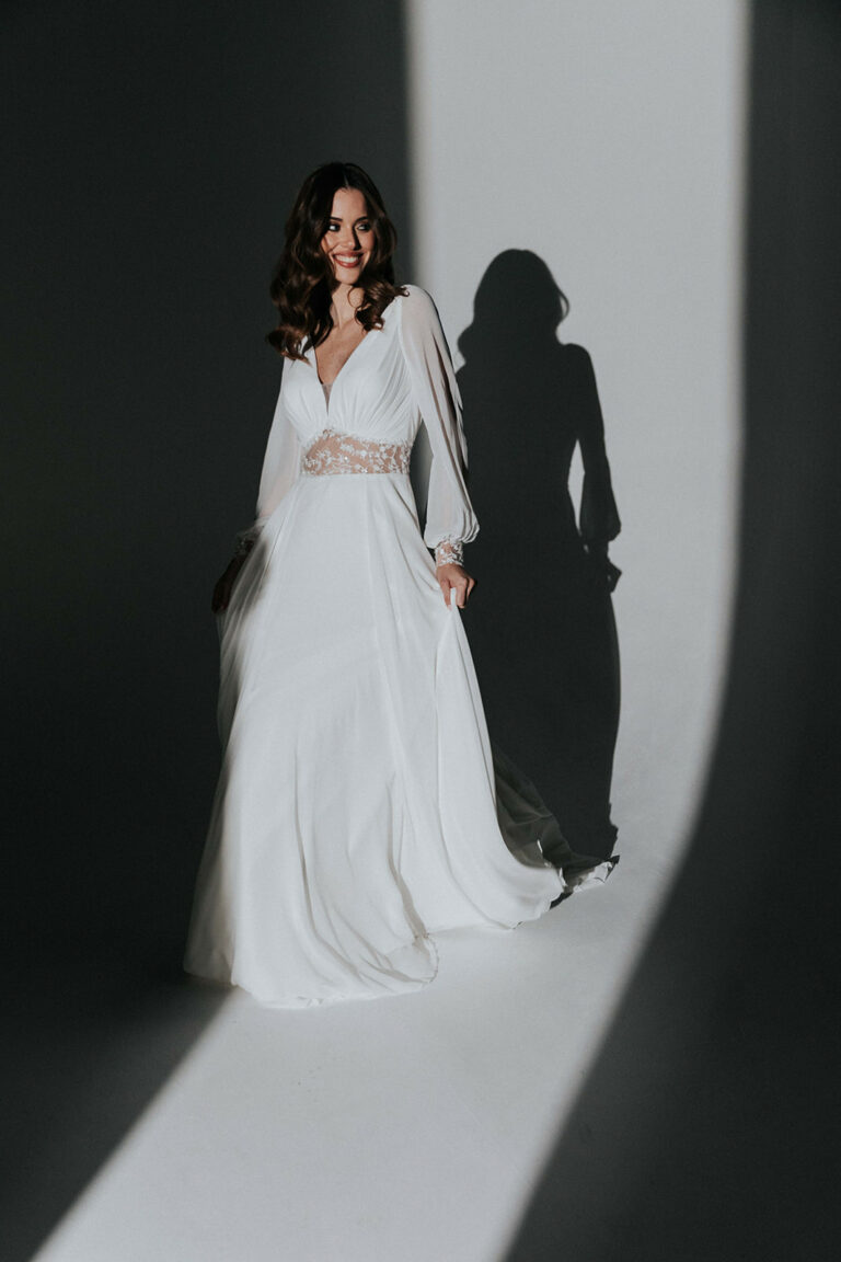 robe de mariée bohème chic fluide brillante