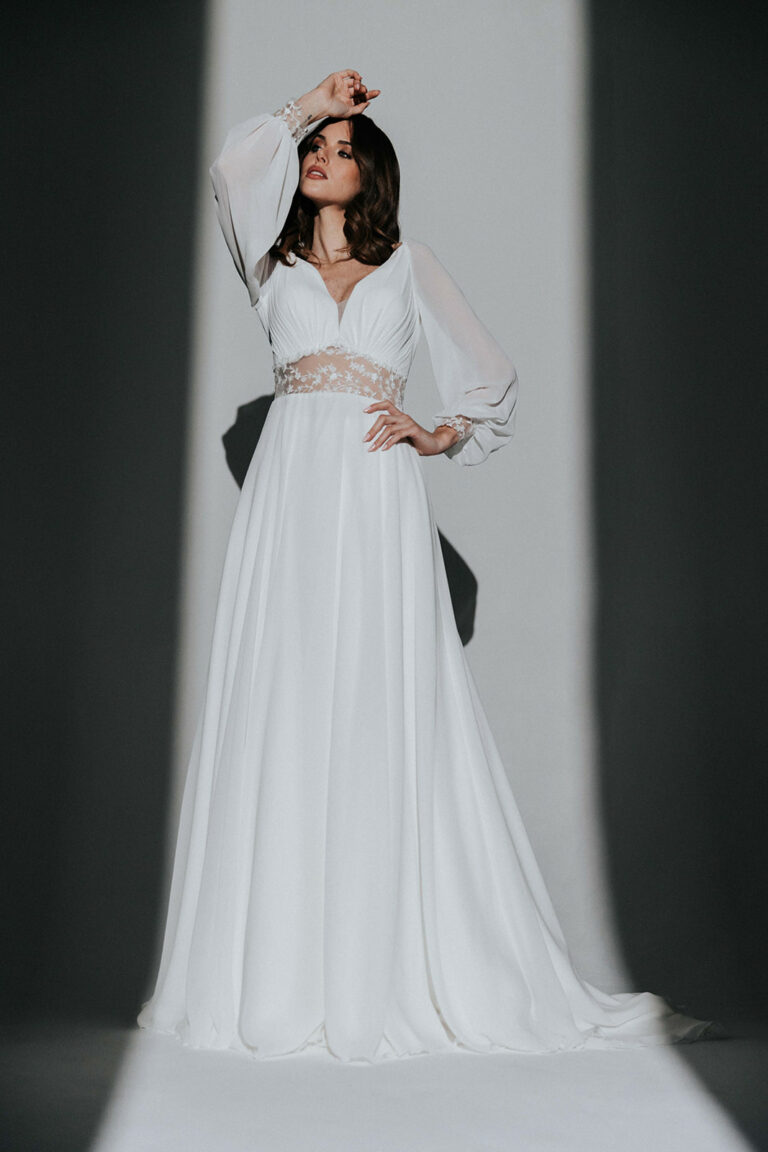 robe de mariée bohème chic fluide brillante